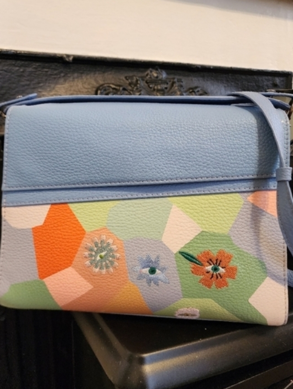 RARE Min & Mon Blue Multicolor Floral Embroidered Crossbody Purse